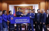 ອ ນເດຍ ໄດ ບ ລ ຈາກສ ງຂອງສ ວນຕ ວໃຫ ແກ ປະຊາຊ ນທ ຖ ກຜ ນກະທ ບຈາກໄພນ ຳຖ ວມຢ ພາກກາງຫວຽດນາມ