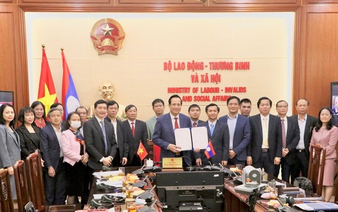 ຫວຽດ​ນາມ - ລາວ: ເປີດກວ້າງ​ການ​ຮ່ວມ​ມື​ໃນ​ຂົງ​ເຂດ​ແຮງ​ງານ ແລະ ສະ​ຫວັດ​ດີ​ການ​ສັງ​ຄົມ
