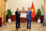 ພ ບປະແລກປ ຽນຜ ານທາງອອນລາຍ ກ ບປະຊາຄ ມຊາວຫວຽດນາມຢ ອ ນໂດເນເຊຍ ເນ ອງໃນໂອກາດ ປ ໃໝ 2021