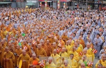 ພັກ, ລັດ ຍາມໃດກໍ່ຮັບປະກັນສິດເສລີໃນການເຫຼື້ອມໃສເຊື່ອຖືສາສະໜາຂອງປະຊາຊົນ