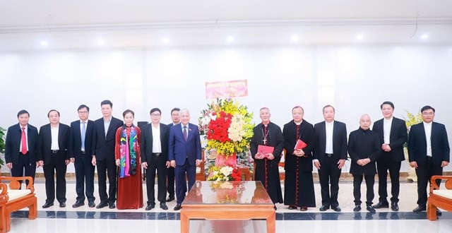 ການ​ນຳ​ພັກ, ລັດ ອວຍ​ພອນ​ພໍ່​ແມ່​ປະ​ຊາ​ຊົນ​ຊາວ​ຄຼິດ ເນື່ອງ​ໃນ​ໂອ​ກາດ​ວັນ​ບຸນ ຄຼິດ​ສະ​ມາດ ປີ 2022 ແລະ ປີ​ໃໝ່​ສາ​ກົນ 2023