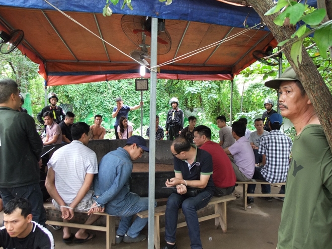 Đường dây cờ bạc, cho vay lãi nặng... của vợ chồng Dũng 