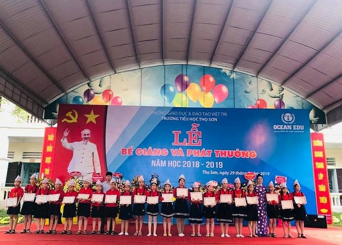phu tho am tinh thay tro le tri an va truong thanh hs lop 5 truong th tho son