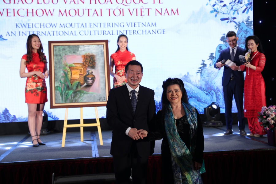 Giao lưu văn hóa quốc tế Kweichow Moutai qua triển lãm mỹ thuật Văn Dương Thành Giao lưu văn hóa quốc tế Kweichow Moutai qua triển lãm mỹ thuật Văn Dương Thành