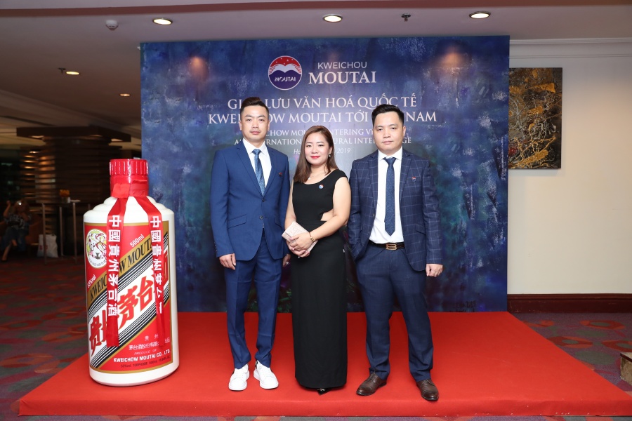 Giao lưu văn hóa quốc tế Kweichow Moutai qua triển lãm mỹ thuật Văn Dương Thành Giao lưu văn hóa quốc tế Kweichow Moutai qua triển lãm mỹ thuật Văn Dương Thành