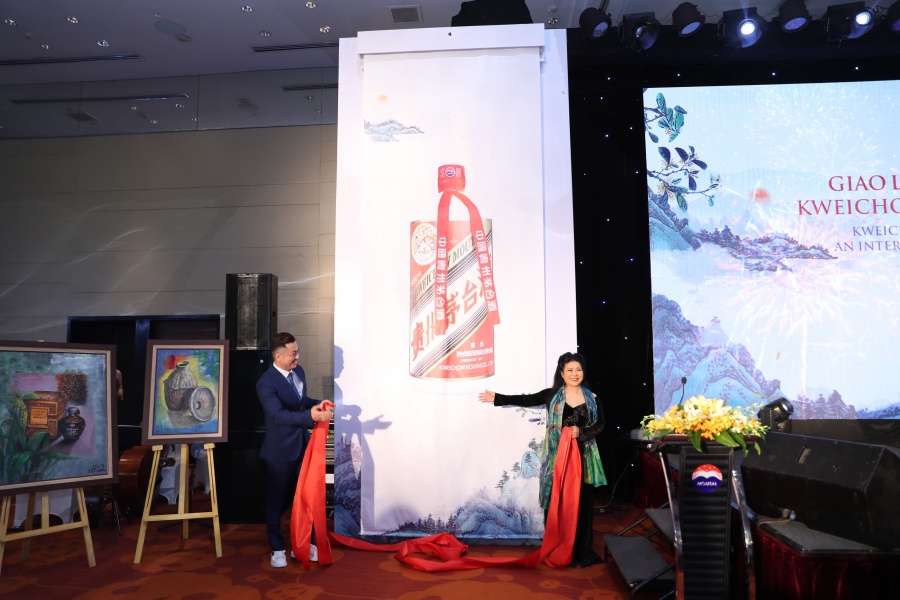 Giao lưu văn hóa quốc tế Kweichow Moutai qua triển lãm mỹ thuật Văn Dương Thành Giao lưu văn hóa quốc tế Kweichow Moutai qua triển lãm mỹ thuật Văn Dương Thành