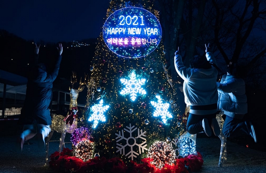 New Year's Eve around the world with pandemic controlling muting celebrations - in photos In photos: New Year's Eve around the world with pandemic controlling muting celebrations