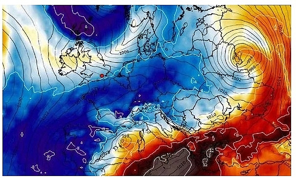 UK and Europe weather forecast latest, January 4: Heavy rain, cold air to batter with snow and wintry conditions throughout Europe UK and Europe weather forecast latest, January 4: Heavy rain, cold air to batter with snow and wintry conditions throughout Europe