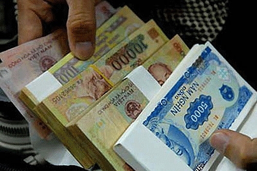 New small banknotes hunted for New Year lucky money in Vietnam New small banknotes hunted for New Year lucky money in Vietnam