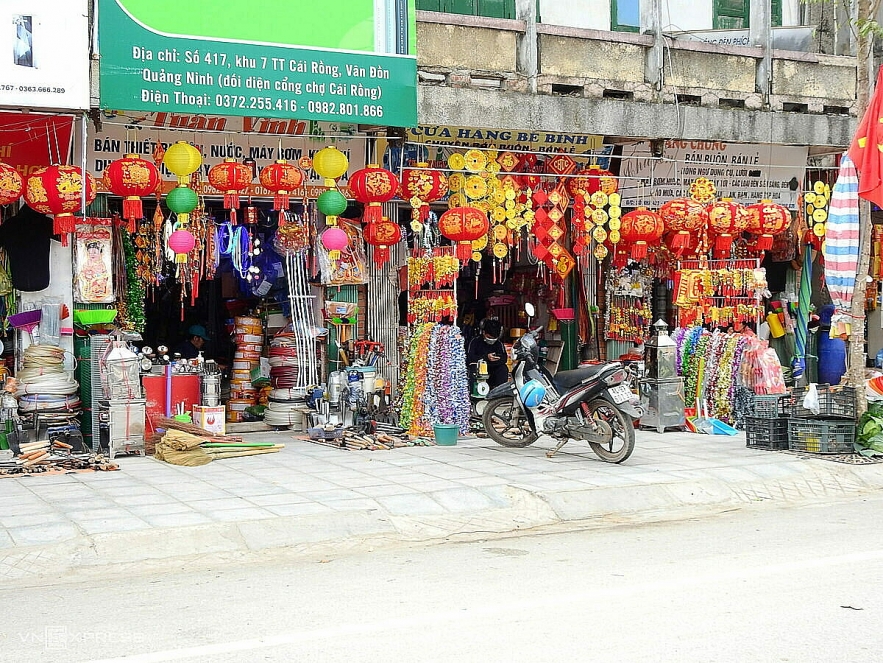 Photos show life under Covid-19 lockdown in Vietnam town Photos show life under covid 19 lockdown in vietnam town