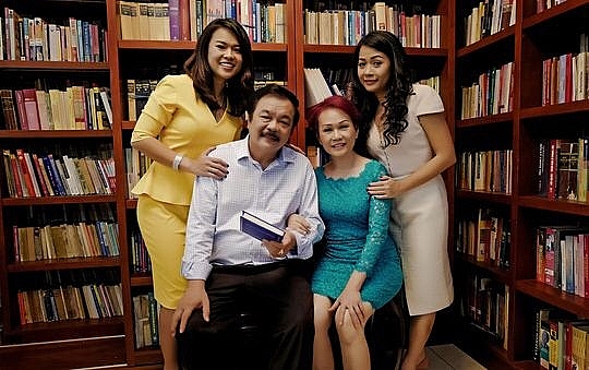 Phuong Uyen Tran and her family. Photo: Pinterest.com 2343 uyen 29