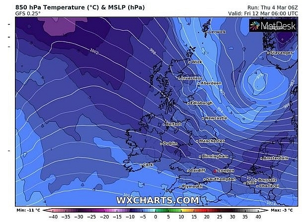 UK snow forecast: The map turns blue as temperatures plummet throughout the country (Image: WXCHARTS) 3332-uk-63-2