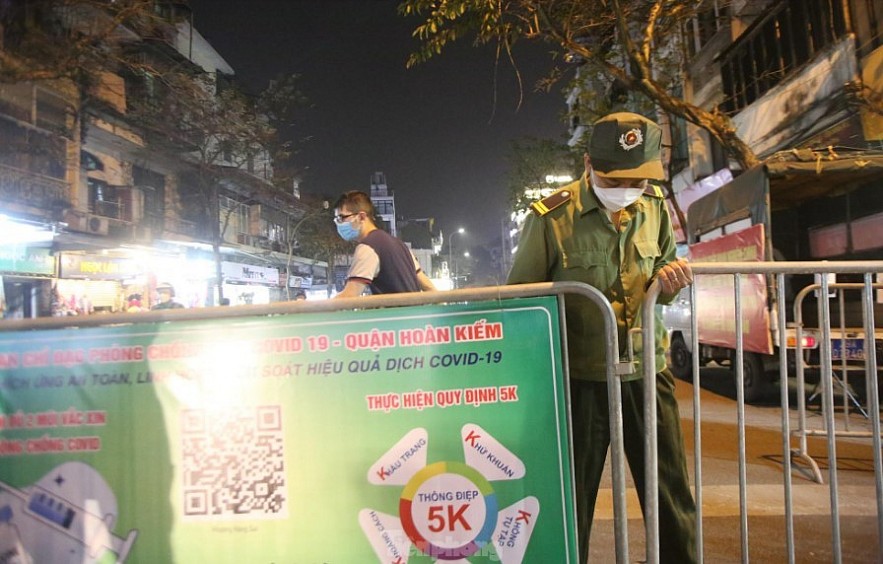 In Photos: Packed Pedestrian Streets In Hanoi After A Year Of Closure In Photos: Packed Pedestrian Streets In Hanoi After A Year Of Closure