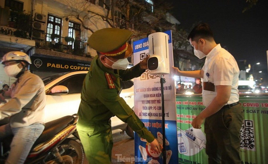 In Photos: Packed Pedestrian Streets In Hanoi After A Year Of Closure In Photos: Packed Pedestrian Streets In Hanoi After A Year Of Closure