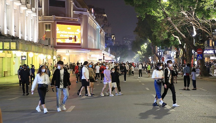 In Photos: Packed Pedestrian Streets In Hanoi After A Year Of Closure In Photos: Packed Pedestrian Streets In Hanoi After A Year Of Closure