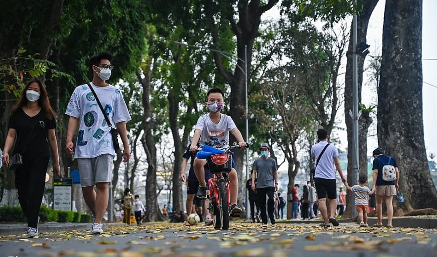In Photos: Packed Pedestrian Streets In Hanoi After A Year Of Closure In Photos: Packed Pedestrian Streets In Hanoi After A Year Of Closure