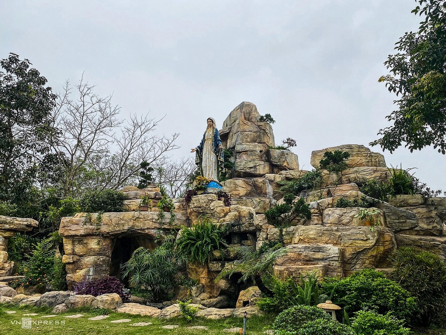 Splendid churches add charm to Quang Binh Province Splendid churches add charm to Quang Binh Province