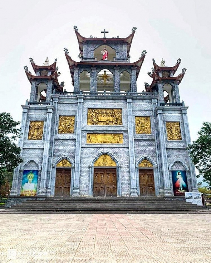 Splendid churches add charm to Quang Binh Province Splendid churches add charm to Quang Binh Province