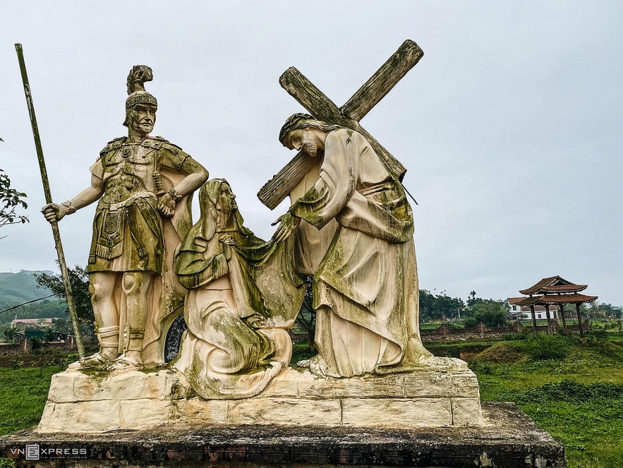 Splendid churches add charm to Quang Binh Province Splendid churches add charm to Quang Binh Province