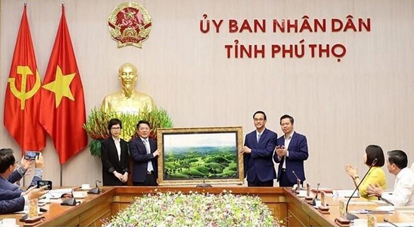 Overseas Vietnamese Respectfully Pay Tribute To The Merits Of Hung Kings Overseas Vietnamese Respectfully Pay Tribute To The Merits Of Hung Kings