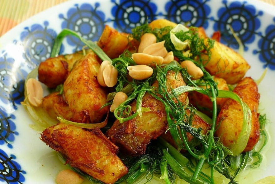 Vietnamese woman inspires fellow culinary enthusiasts with home-coutry cooking guide on Youtube blogger attracts international fans thanks to vietnamese cuisine