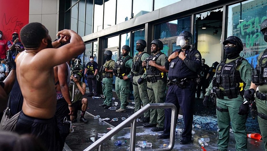 Riots in America update: Peaceful protesters just outside the White House president donald trump considering options on response to protesters over floyds death