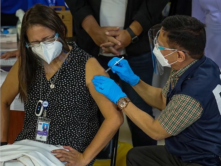 Philippines eyes to mix Sinovac with other Covid-19 vaccines brands Philippines eyes to mix Sinovac with other Covid-19 vaccines brands