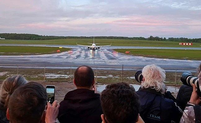 EU leaders agree on Belarus sanctions over jetliner 'state piracy' EU leaders agree on Belarus sanctions over jetliner 'state piracy'