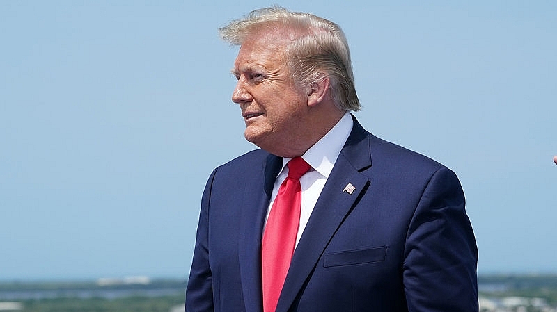 Riots in America update: Peaceful protesters just outside the White House president donald trump considering options on response to protesters over floyds death