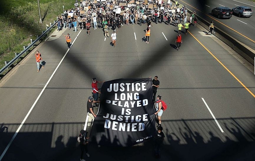Riots in America update: Peaceful protesters just outside the White House president donald trump considering options on response to protesters over floyds death