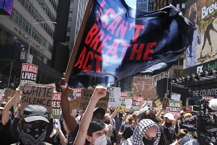 Protests in America update: Minneapolis city council is looking to move funding from police protests and riots in america update minneapolis city council is looking to move funding from police