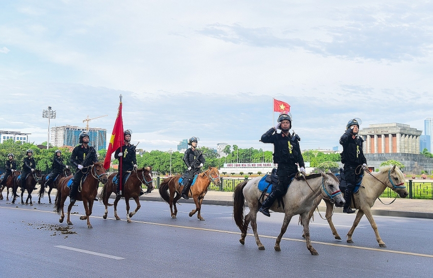 Vietnam's cavalry mobile police force makes debut vietnams cavalry mobile police force makes debut