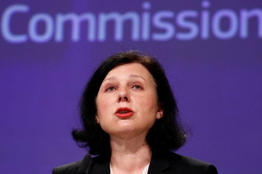 EU proposes Facebook, Twitter and Google to report fake news monthly eu says three internet giants to report monthly to fight fake news