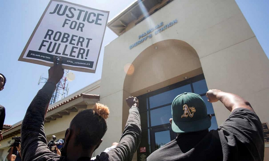 Protests in America update Protestors set fire to the restaurant where Rayshard Brooks shot protests in america update protestors set fire to the restaurant where rayshard brooks shot