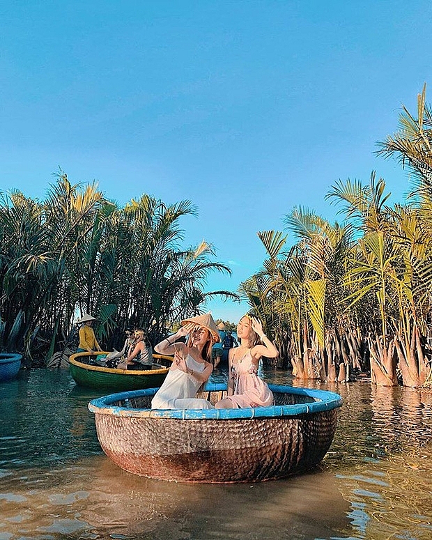 Surprising Bay Mau coconut forest creates a surprising 'miniature West' in the heart of Hoi An