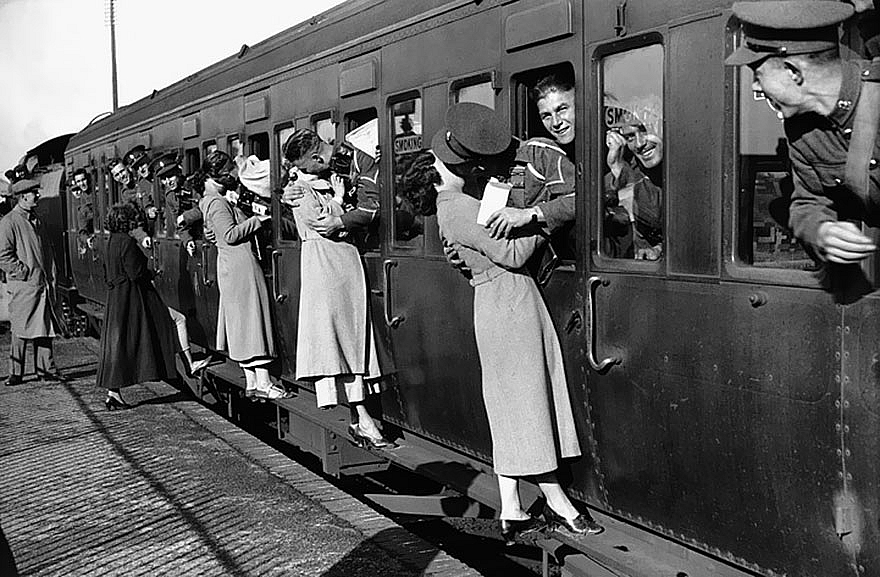 International Kissing Day 2021: History, Significance, Intersting Facts and Historic Kisses International Kissing Day 2021: History, Significance, Intersting Facts and Historic Kisses