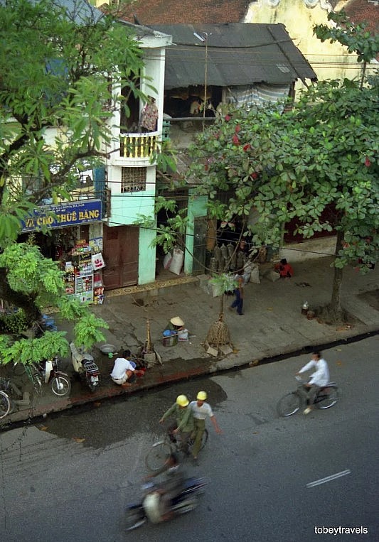 Hanoi's Unique Photos In 1996 Through Lens Of Western Visitors Hanoi's Unique Photos In 1996 Through Lens Of Western Visitors
