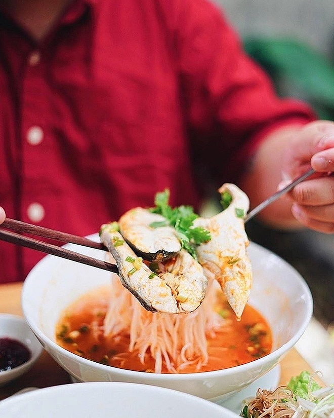 7 must-try cuisines in Vietnam's coastal cities 5545 bun ca cam