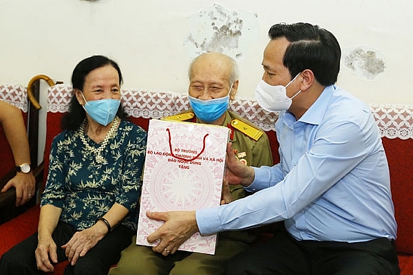 Vietnam's War Invalids and Martyrs Day (July 27): History, Significance and Celebrations Vietnam's War Invalids and Martyrs Day (July 27): History, Significance and Celebrations
