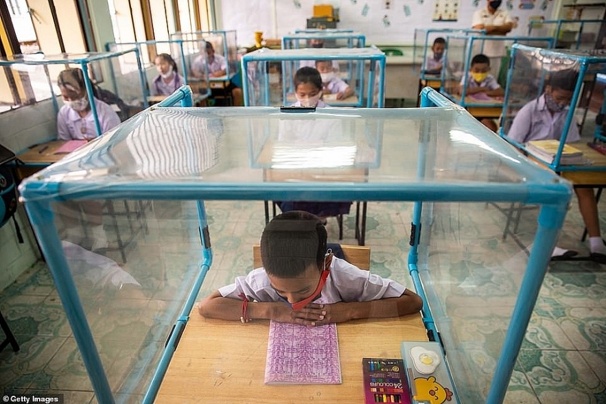 Images show nursery children keep the world s strictest school social distancing in Thailand images show nursery children keep the worlds strictest school social distancing in thailand