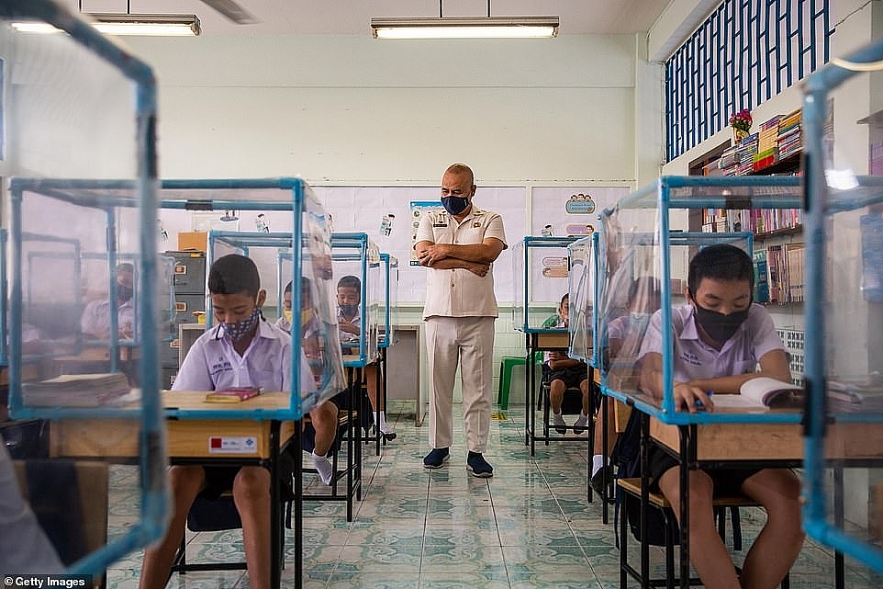 Images show nursery children keep the world s strictest school social distancing in Thailand images show nursery children keep the worlds strictest school social distancing in thailand