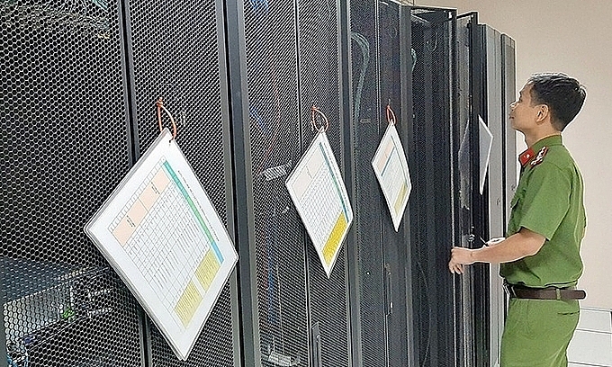 Electronic ID cards with multiple informations to review for issuing in Vietnam Electronic ID cards with multiple informations to review for issuing in Vietnam