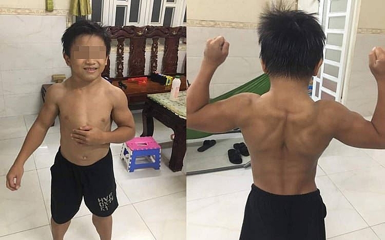 Vietnamese 10 year-old boy with rolling muscles stuns foreign social media Vietnamese 10 year old boy with rolling muscles stuns foreign social media