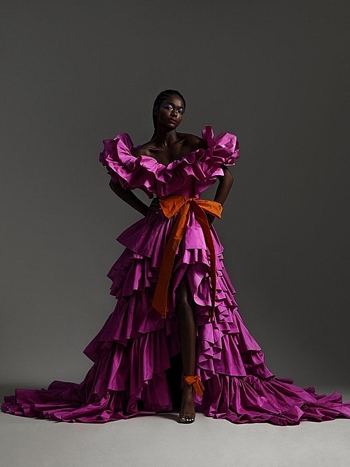 Sustainable clothes of Vietnamese designer stun public at London Fashion Week Sustainable clothes of Vietnamese designer stun public at London Fashion Week