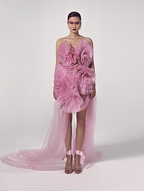 Sustainable clothes of Vietnamese designer stun public at London Fashion Week Sustainable clothes of Vietnamese designer stun public at London Fashion Week