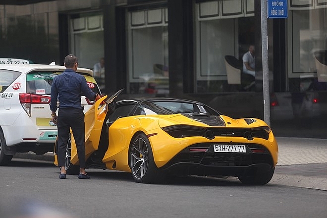 Convertible McLaren 720 Spider supercar casts doubt on attaching fake number plate in HCMC Convertible McLaren 720 Spider supercar casts doubt on attaching fake number plate in HCMC