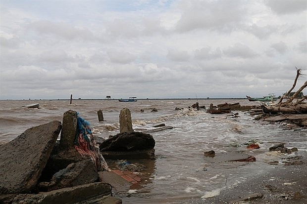 Increasing erosion along rivers and canals threatens Mekong Delta province of Tien Giang Increasing erosion along rivers and canals threatens Mekong Delta province of Tien Giang