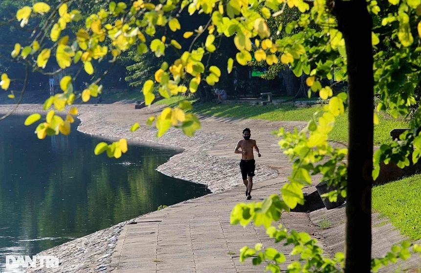 In Photos: 'New Normal' Life In Hanoi Under Directive 22 In Photos: 'New Normal' Life in Hanoi