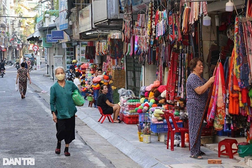 In Photos: 'New Normal' Life In Hanoi Under Directive 22 In Photos: 'New Normal' Life in Hanoi