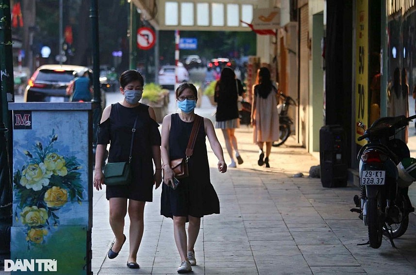 In Photos: 'New Normal' Life In Hanoi Under Directive 22 In Photos: 'New Normal' Life in Hanoi